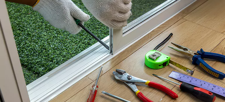 Window Hinge Repair in Valrico, FL