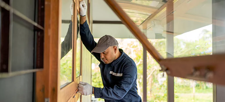 Double Hung Vinyl Window Sash Replacement in Valrico, FL